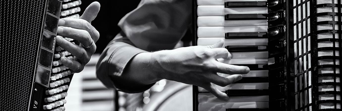 Accordion Lessons at your home or at our Rive-Sud Longueuil Music School