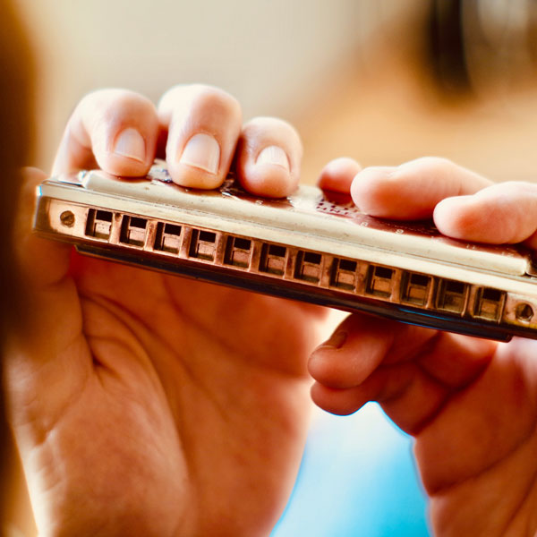 Harmonica Lessons in Rive-Sud Longueuil at Home 