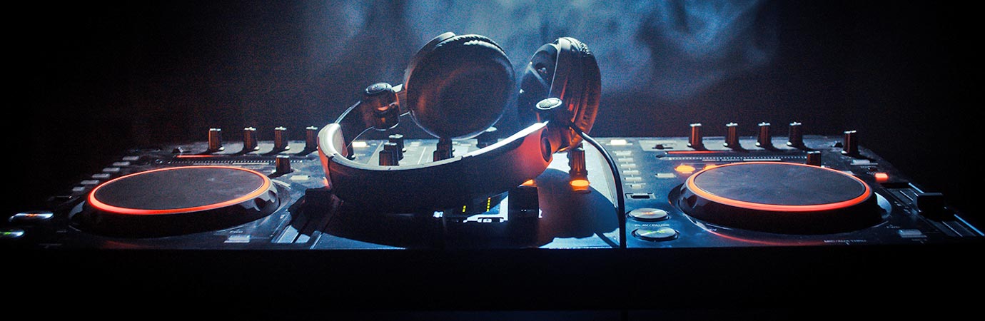 DJ / Turntables Lessons in Monkland at Home